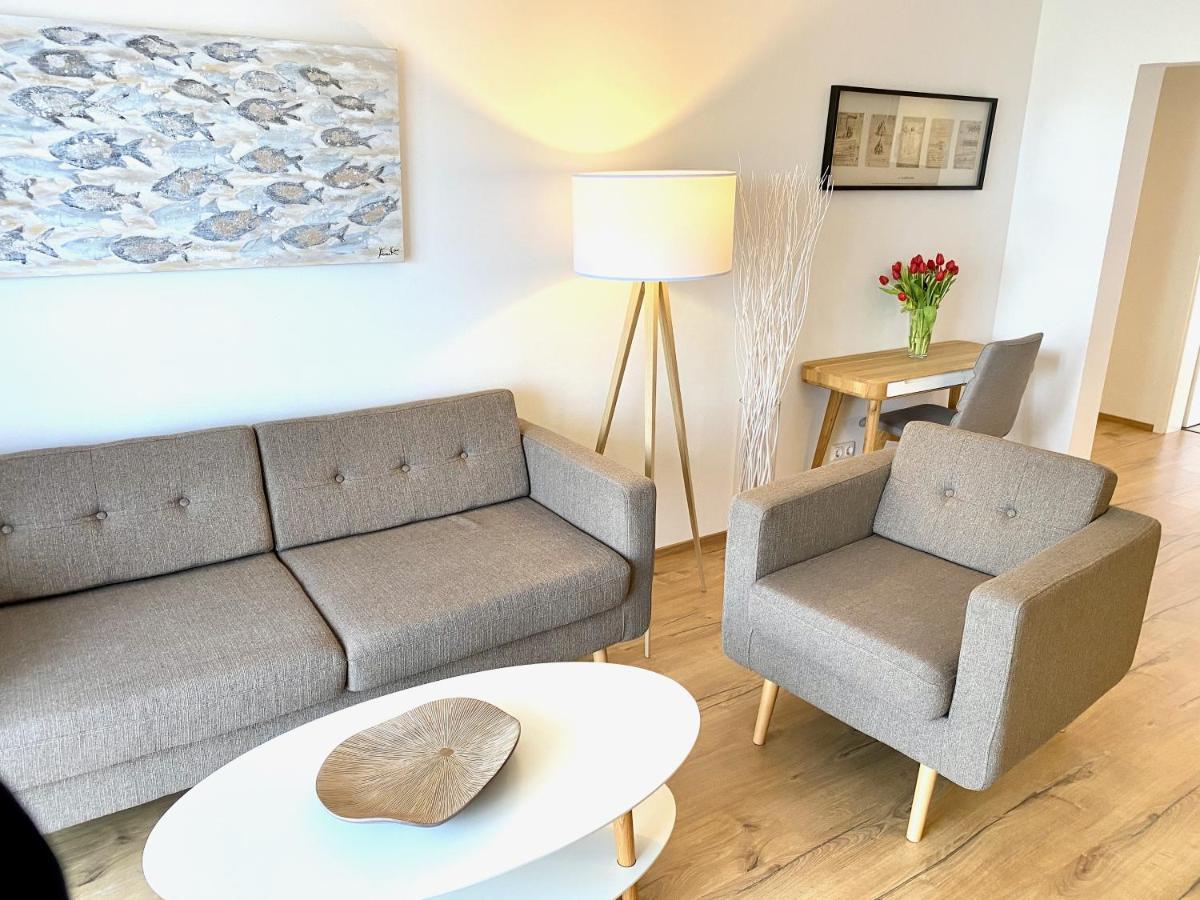 Moenchgut Living & Spa Gager Eksteriør billede A living room in a serviced apartment in Berlin, Germany