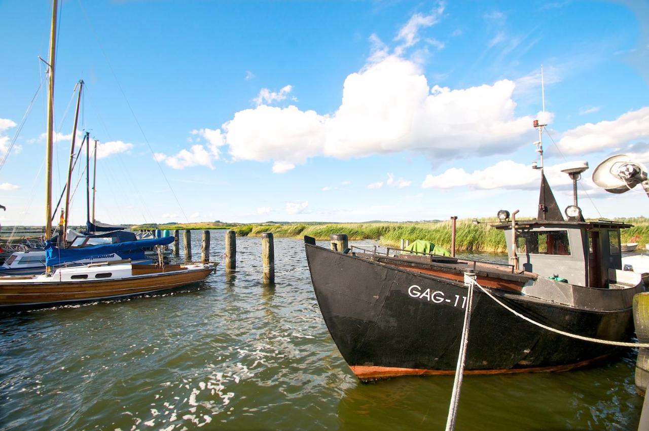 Moenchgut Living & Spa Gager Eksteriør billede The port of Otterndorf