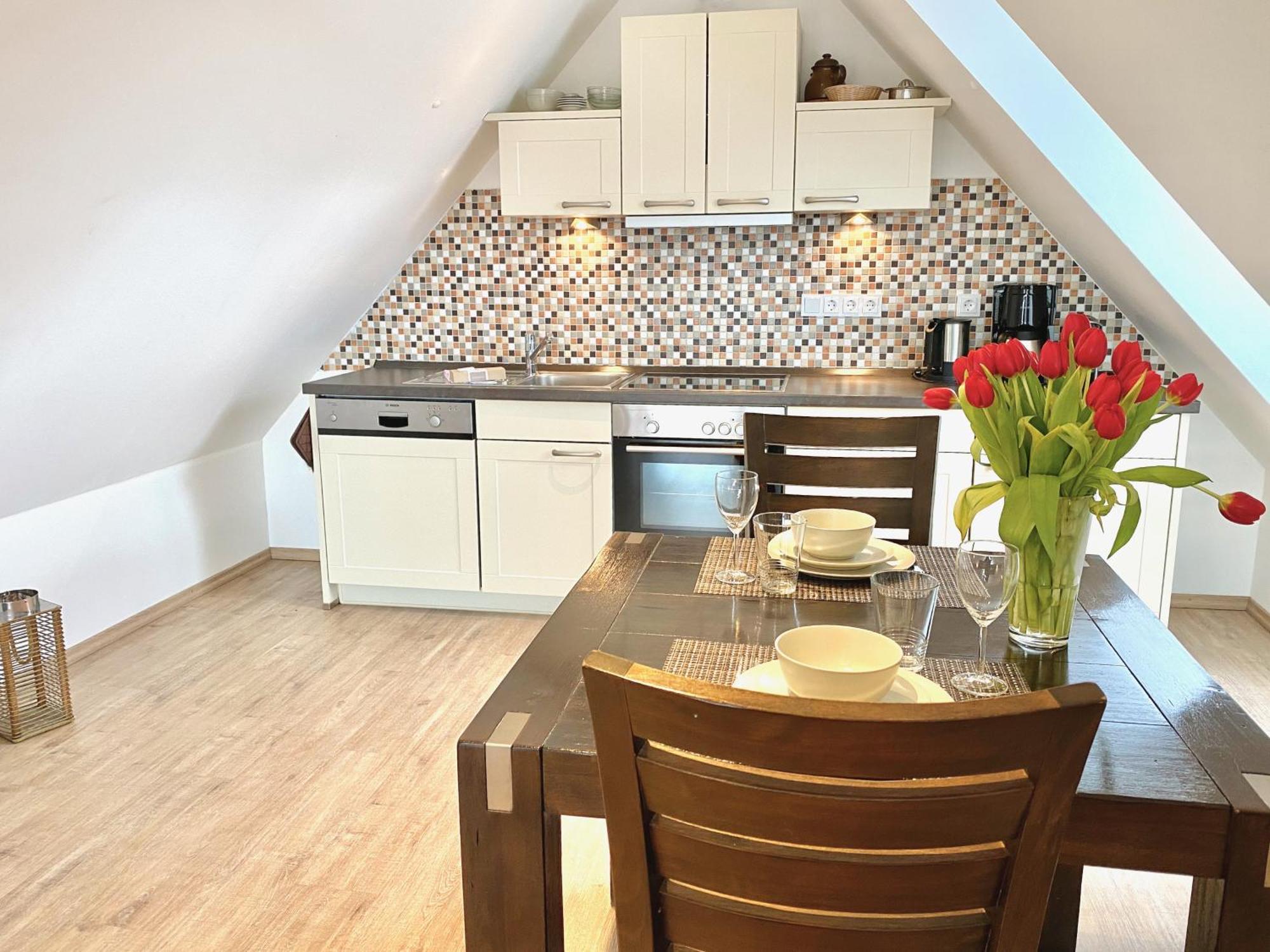 Moenchgut Living & Spa Gager Værelse billede A modern German kitchen