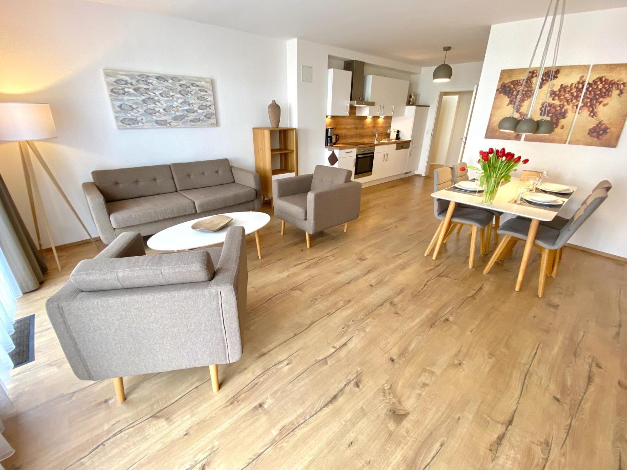 Moenchgut Living & Spa Gager Værelse billede A living room with a kitchen
