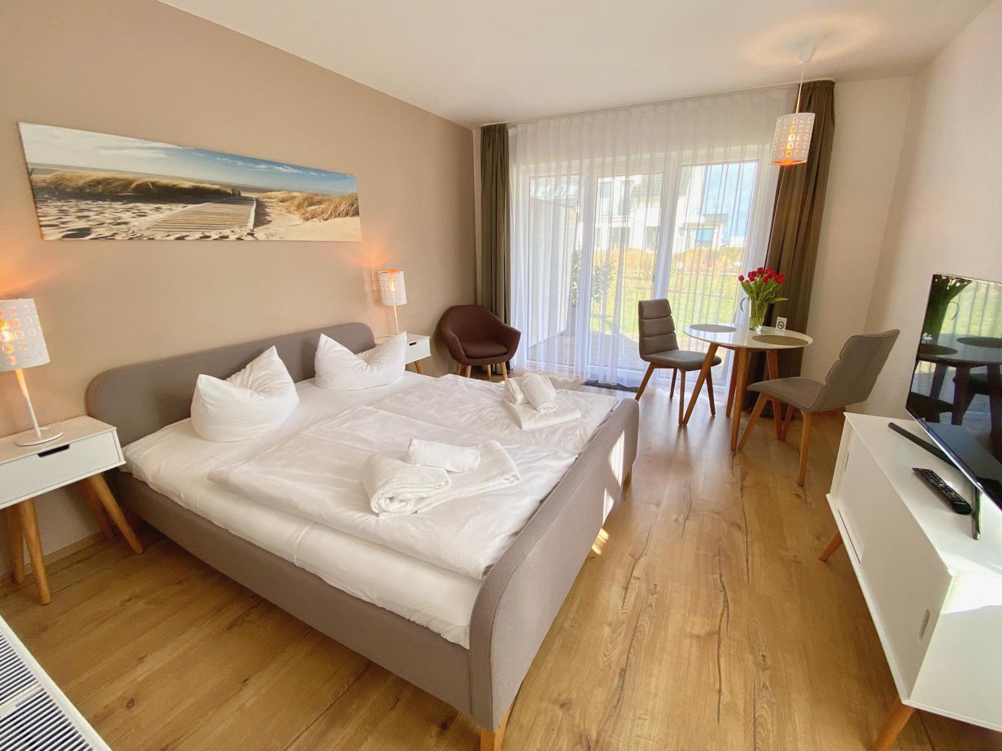 Moenchgut Living & Spa Gager Værelse billede A typical hotel room