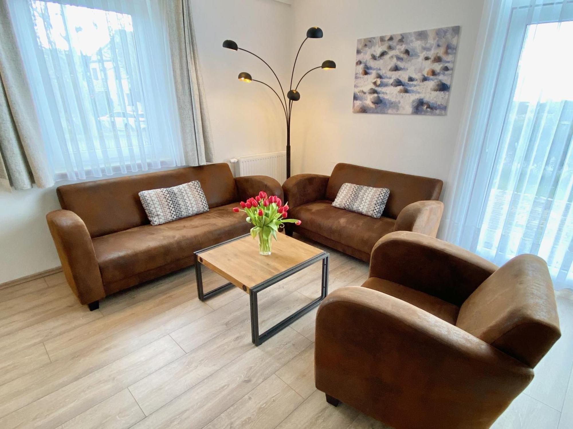 Moenchgut Living & Spa Gager Værelse billede A living room with a coffee table