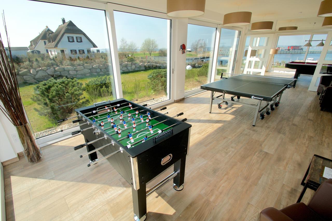 Moenchgut Living & Spa Gager Eksteriør billede A table football table